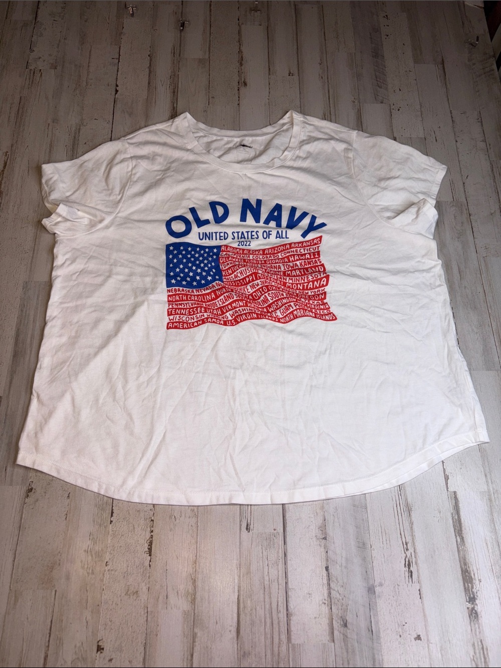 Old Navy White Short-Sleeve Graphic Tee with Blue & Red USA Flag Year 2022, XXL